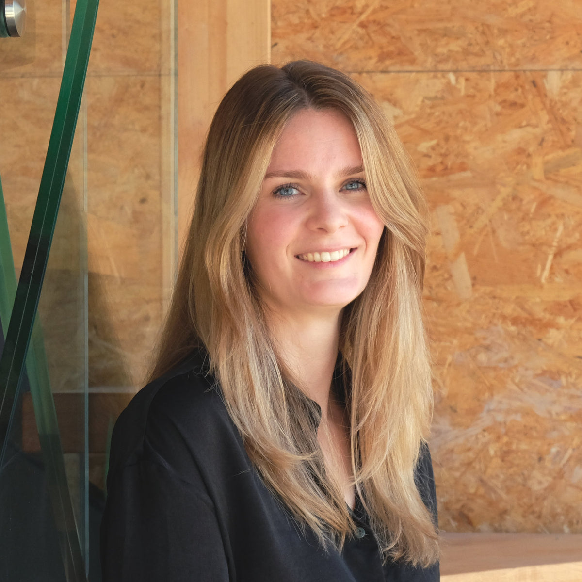 Julia, Junior E-Commerce Managerin bei Annimally